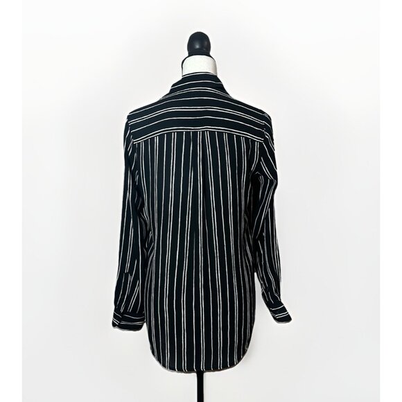 Who What Wear Top Women’s XS Black And White Stripe Button Down Pockets - Picture 2 of 10